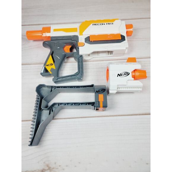 Hasbro Nerf Modulus Recon MK II Gun With 10 Round & 6 Round Clips and 38 Darts - Picture 2 of 11